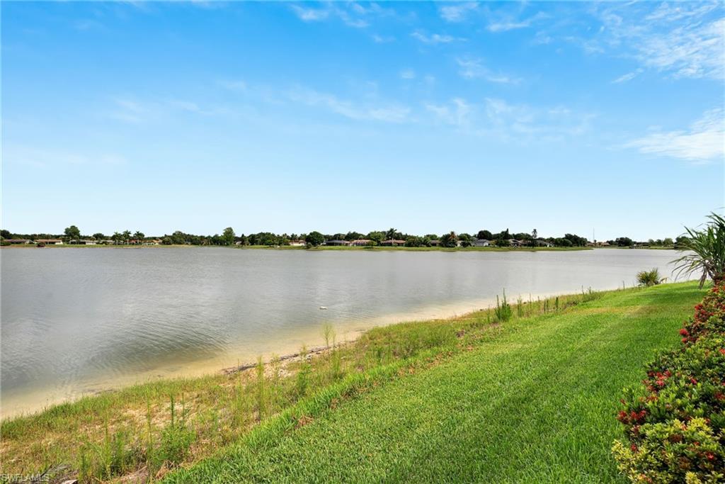 VALENCIA LAKES - Residential