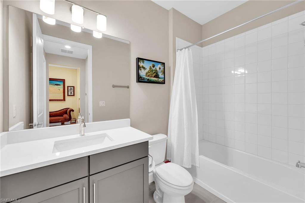 VALENCIA LAKES - Residential