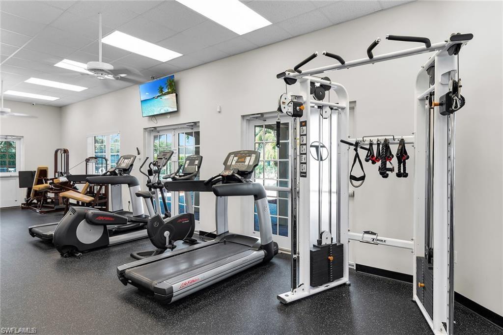 VALENCIA LAKES - Residential