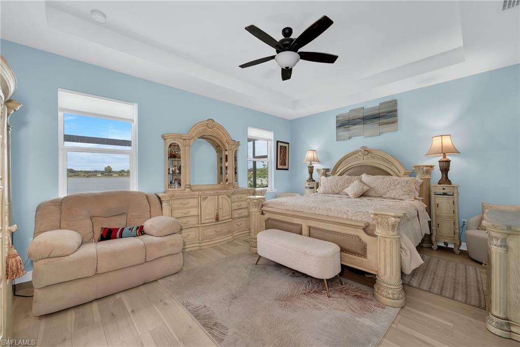 VALENCIA LAKES - Residential