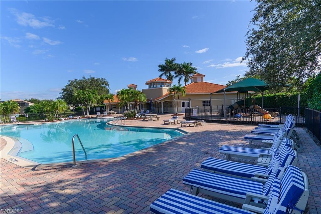 VALENCIA LAKES - Residential