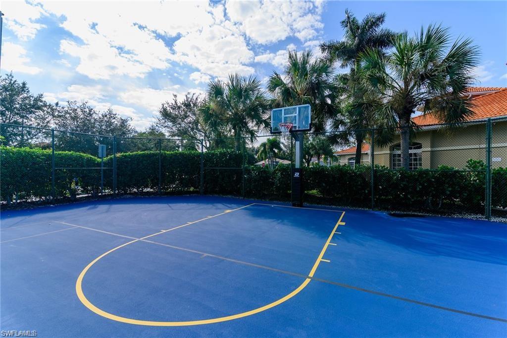 VALENCIA LAKES - Residential