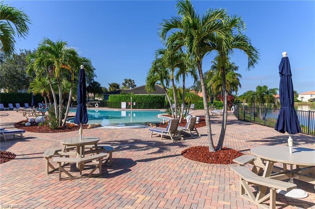 VALENCIA LAKES - Residential