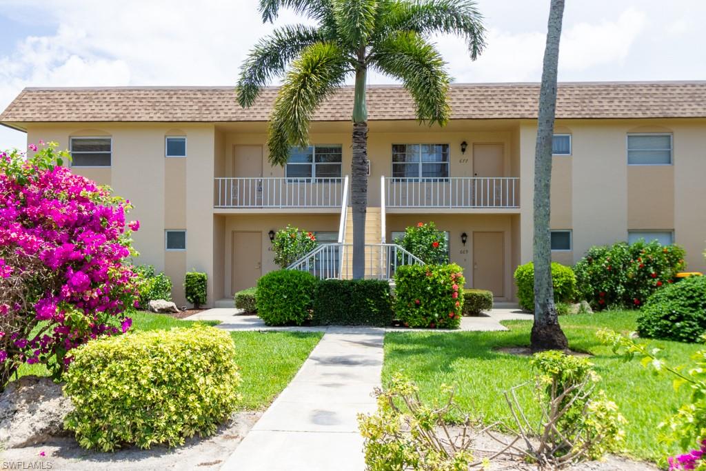 COCOHATCHEE MANOR - Residential
