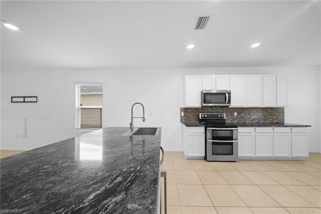 CALOOSA LAKES - Residential Lease
