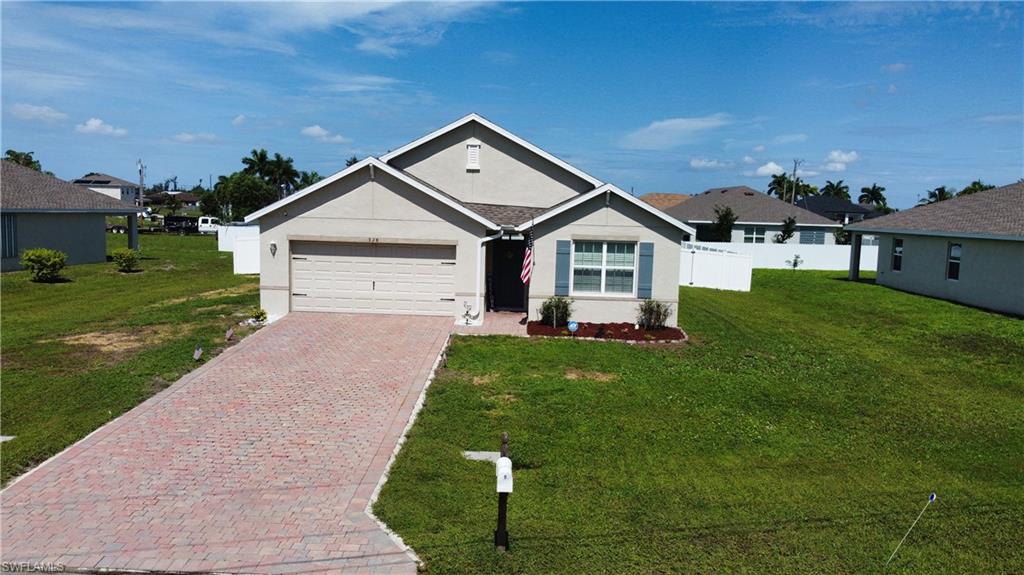 CAPE CORAL - Residential