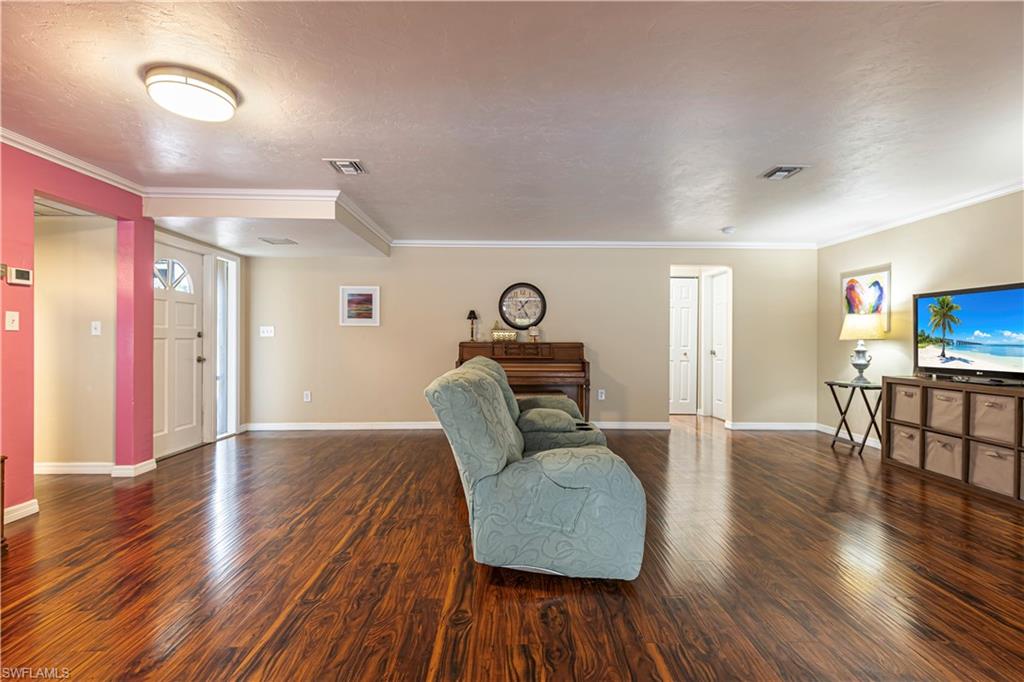 COUNTRY CLUB ESTATES - Residential