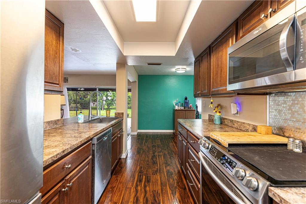 COUNTRY CLUB ESTATES - Residential