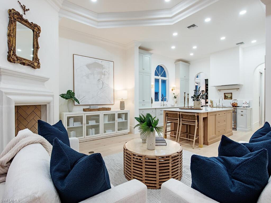 MOORINGS - Residential
