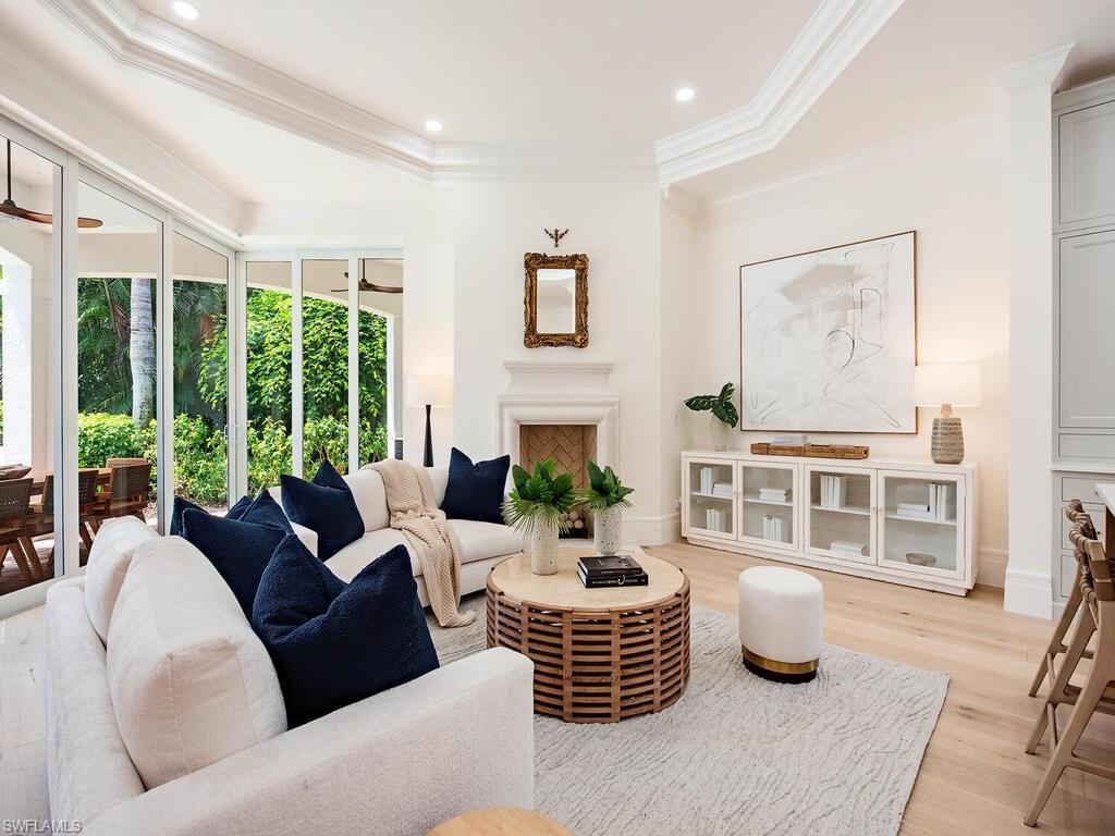 MOORINGS - Residential