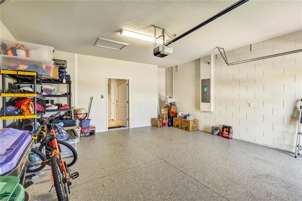 900 BUILDING - Residential