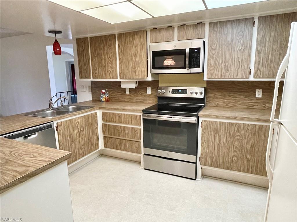 ENGLESIDE LANES SUBD - Residential