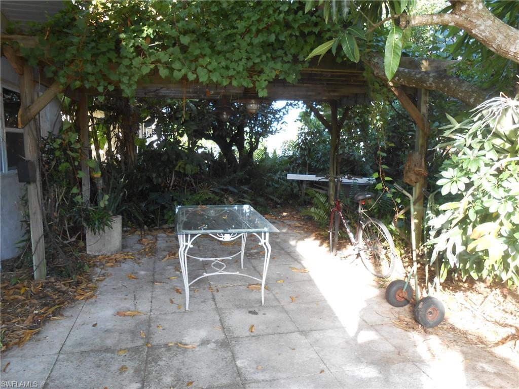 NAPLES PARK - Residential