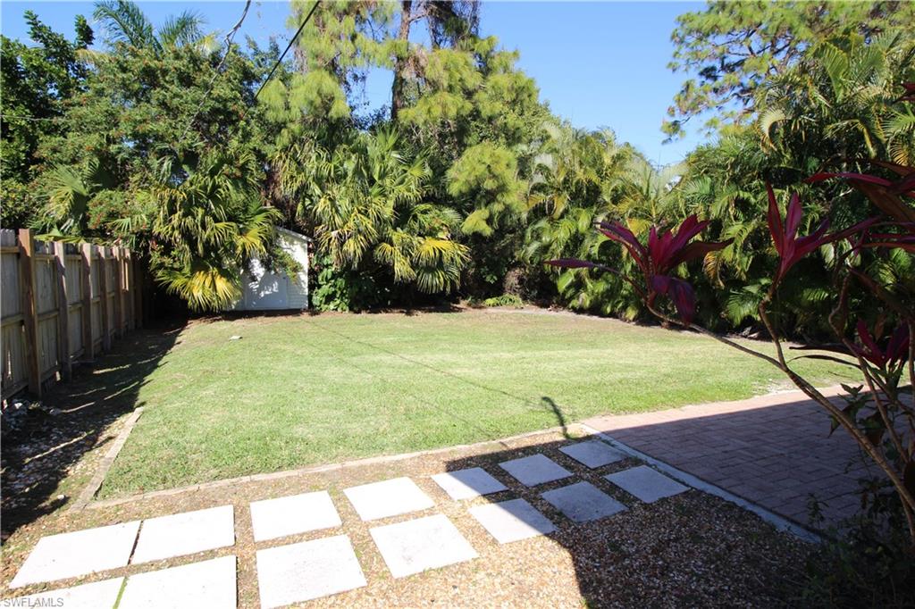 NAPLES PARK - Residential