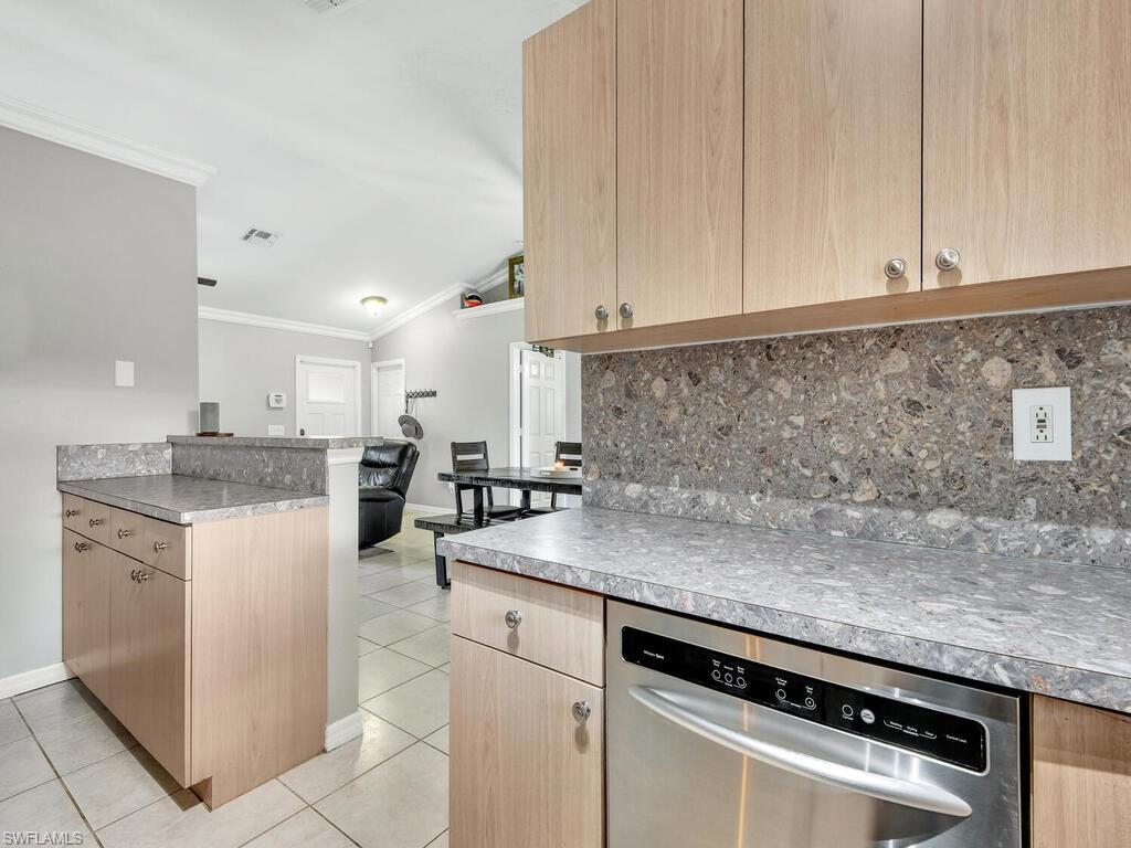 GOLDEN GATE ESTATES - Residential