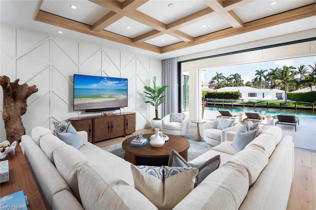 AQUALANE SHORES - Residential