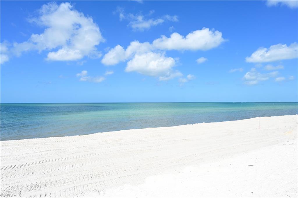 BAREFOOT BEACH - Residential
