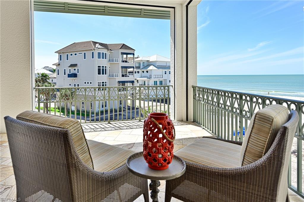 BAREFOOT BEACH - Residential