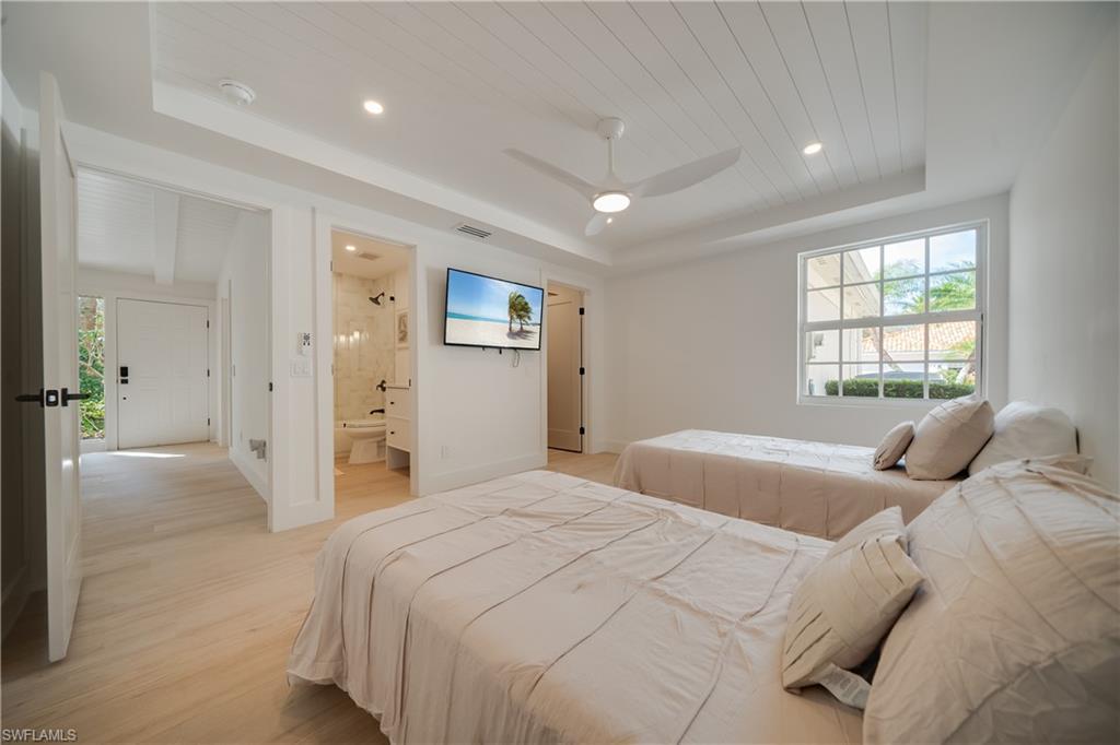 VILLAGE WALK - Residential