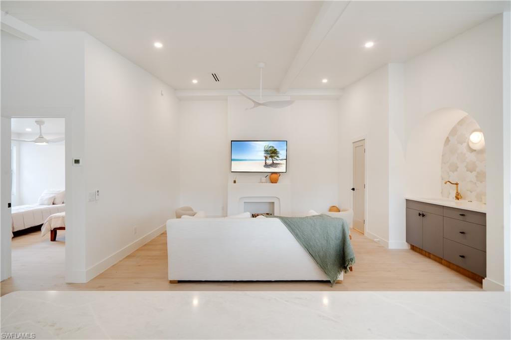 VILLAGE WALK - Residential