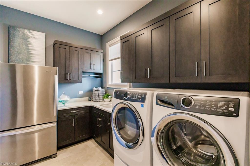 WINDWARD ISLE - Residential