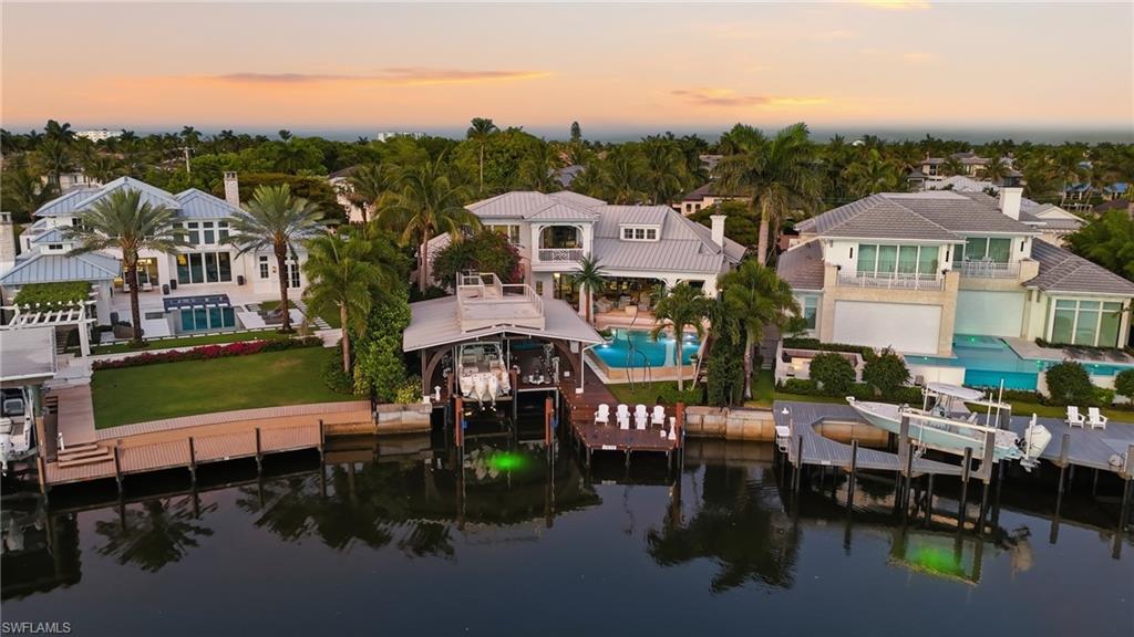 AQUALANE SHORES - Residential