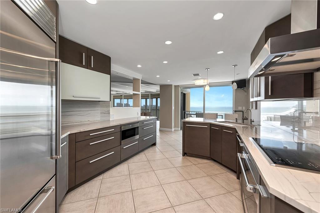 CONTESSA AT BAY COLONY - Residential