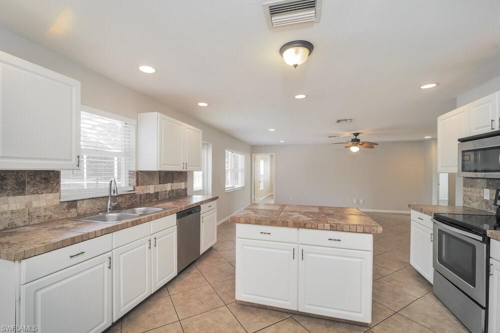 CAPE CORAL - Residential Lease