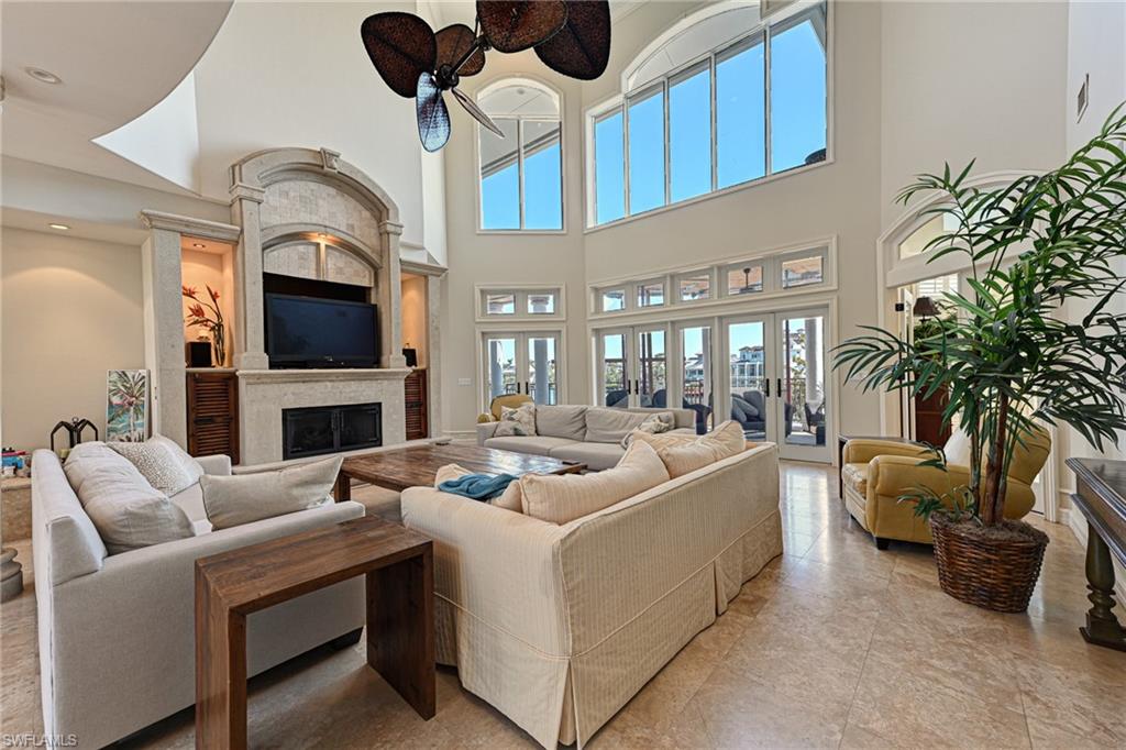 BAREFOOT BEACH - Residential