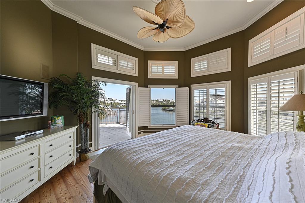 BAREFOOT BEACH - Residential