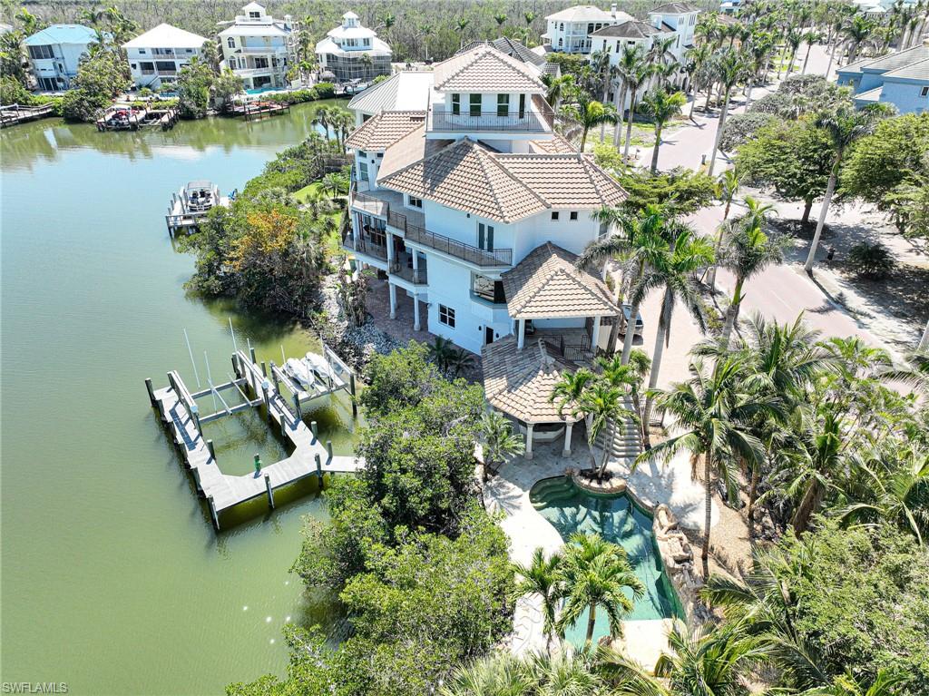 BAREFOOT BEACH - Residential