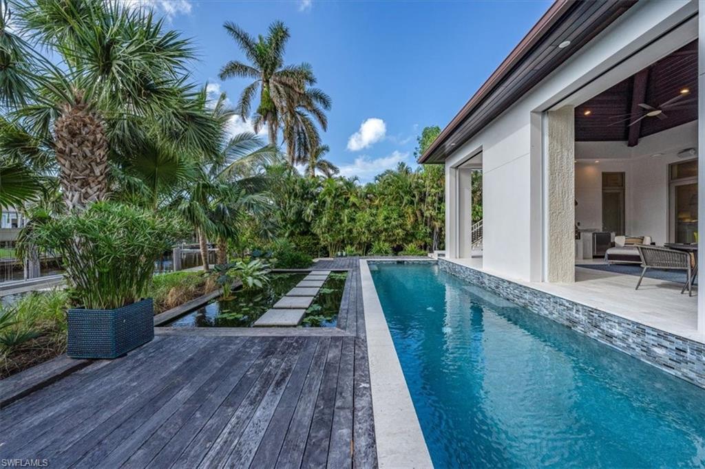 AQUALANE SHORES - Residential