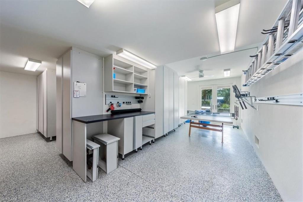 AQUALANE SHORES - Residential