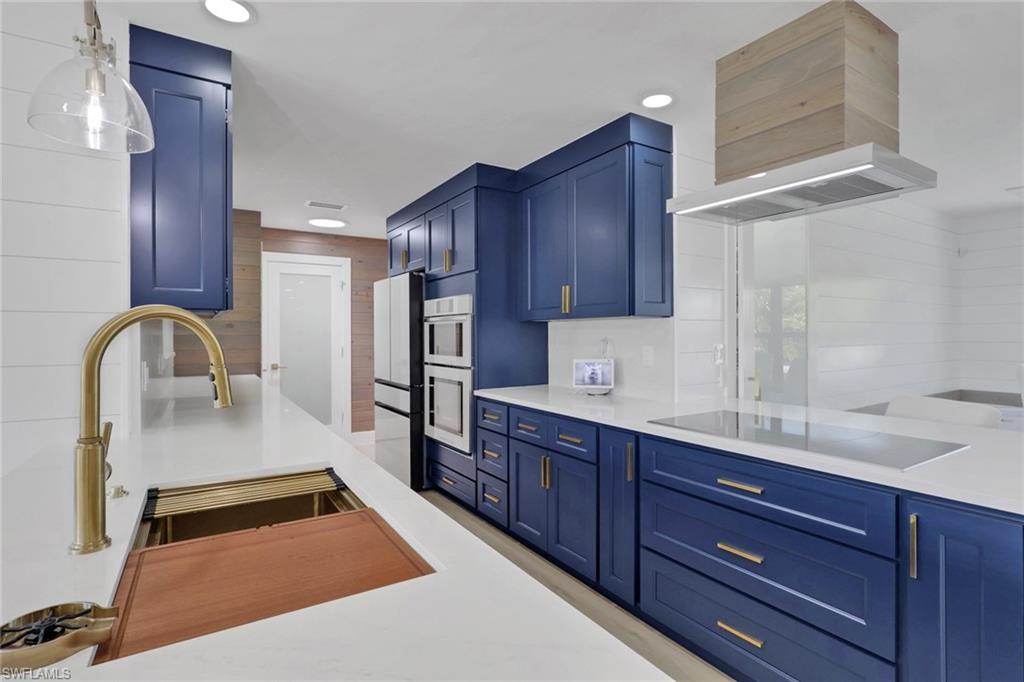 KNIGHTS BOKEELIA ISLE - Residential
