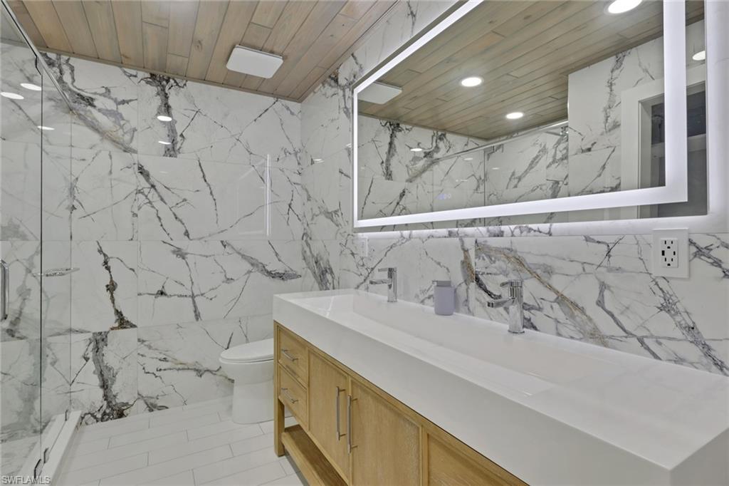 KNIGHTS BOKEELIA ISLE - Residential