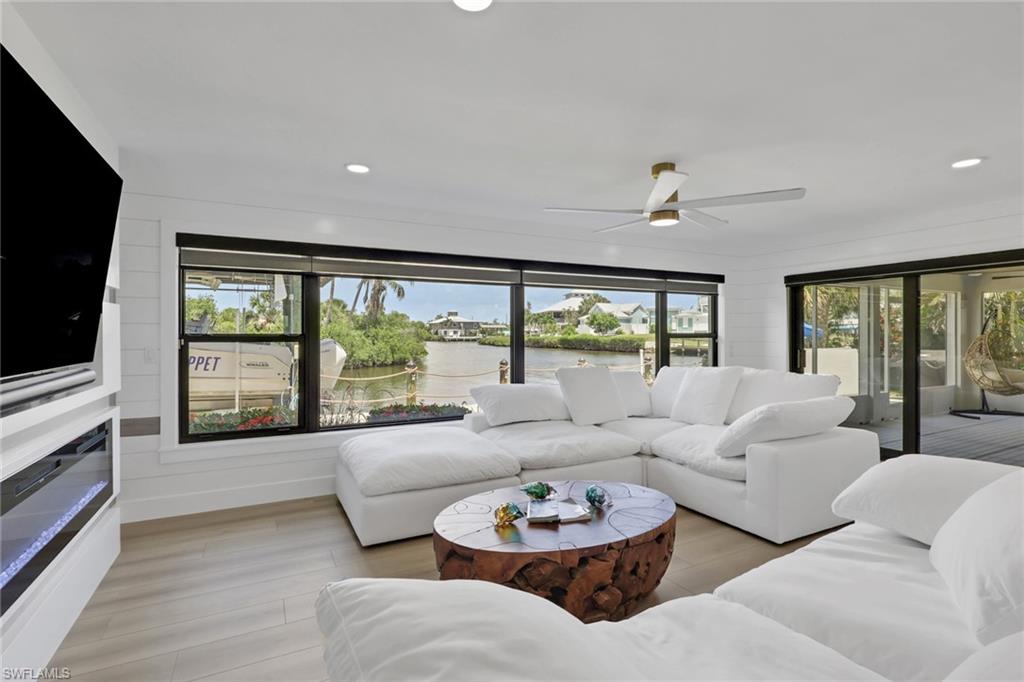 KNIGHTS BOKEELIA ISLE - Residential