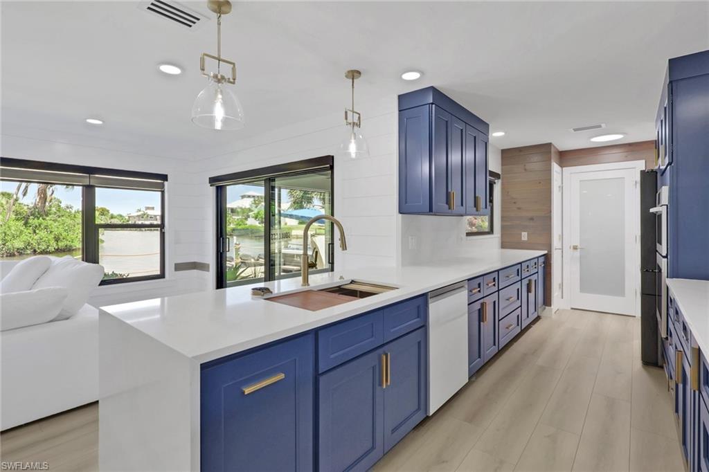 KNIGHTS BOKEELIA ISLE - Residential