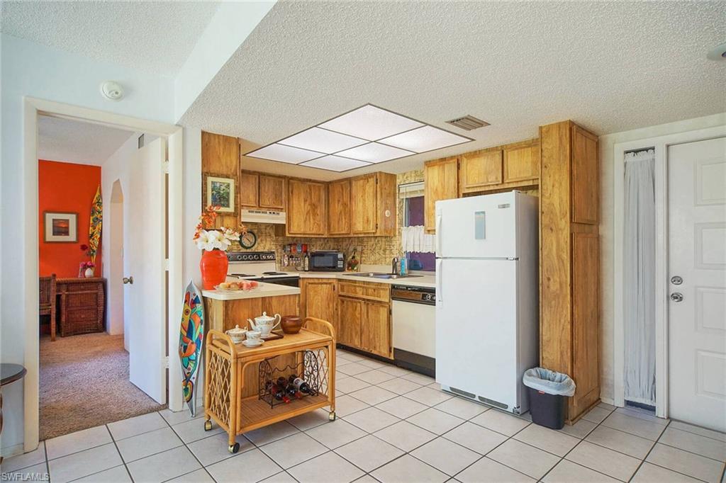 RENDEZVOUS CONDO - Residential