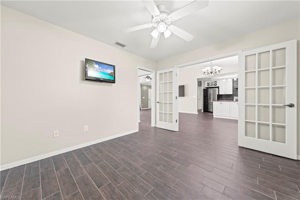 SAN CARLOS PARK - Residential