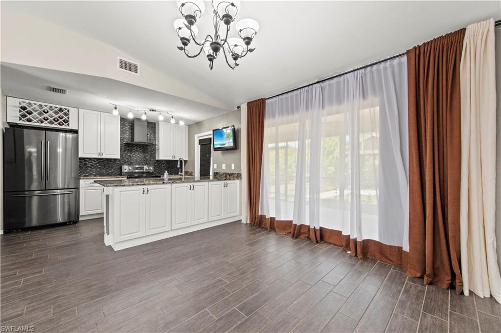 SAN CARLOS PARK - Residential