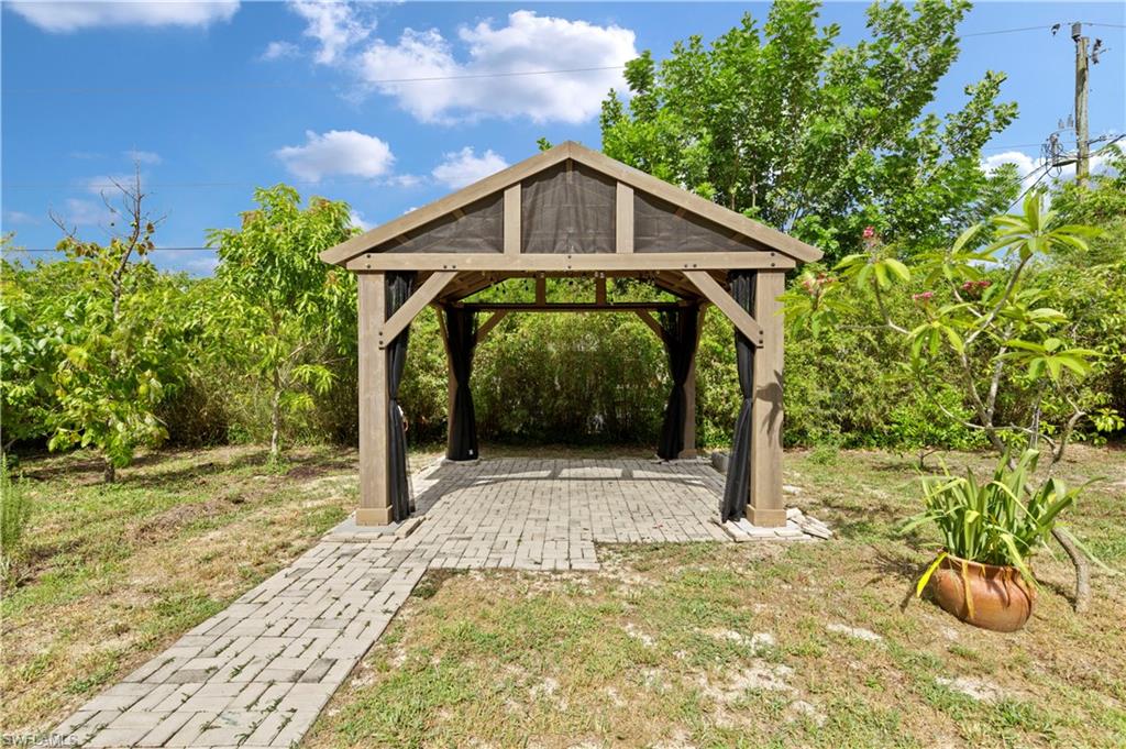 SAN CARLOS PARK - Residential