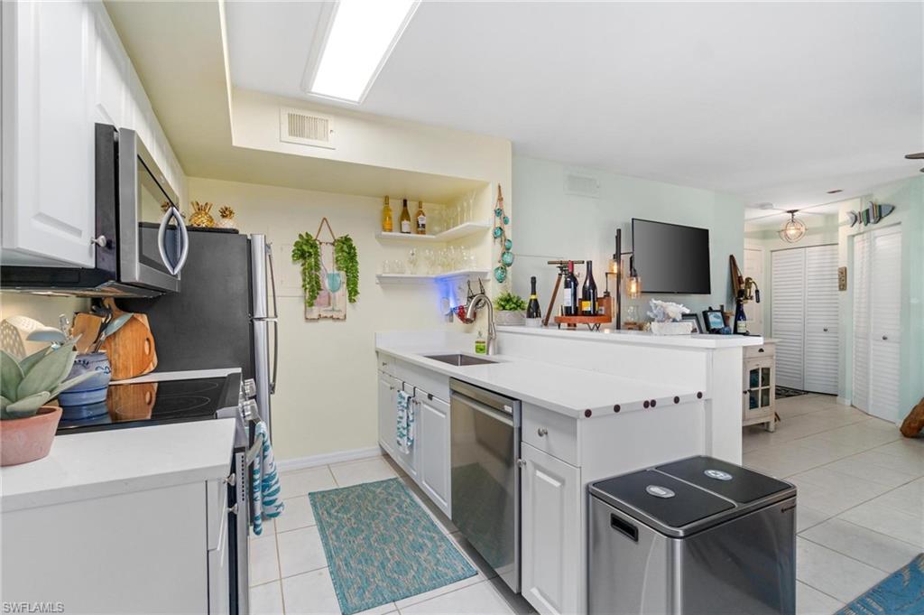 VENETIAN PALMS - Residential