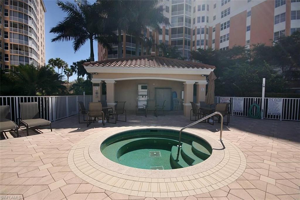 THE SHORES - Residential