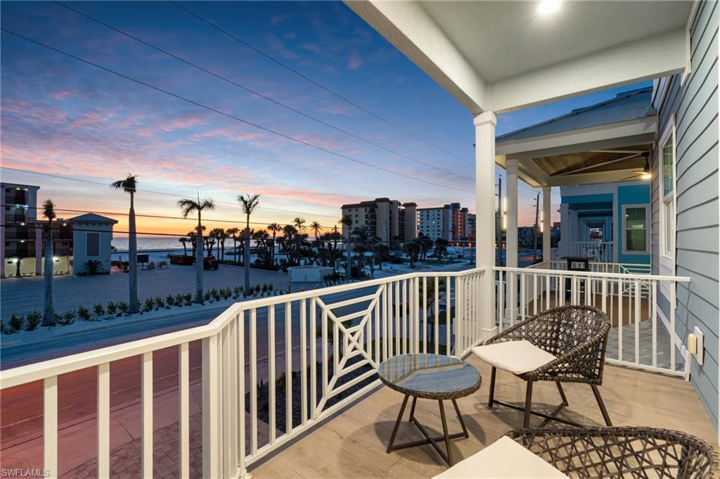 ISLAND SHORES - Residential