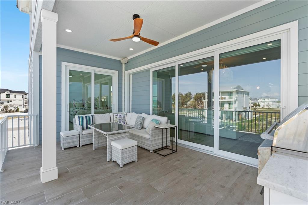 ISLAND SHORES - Residential