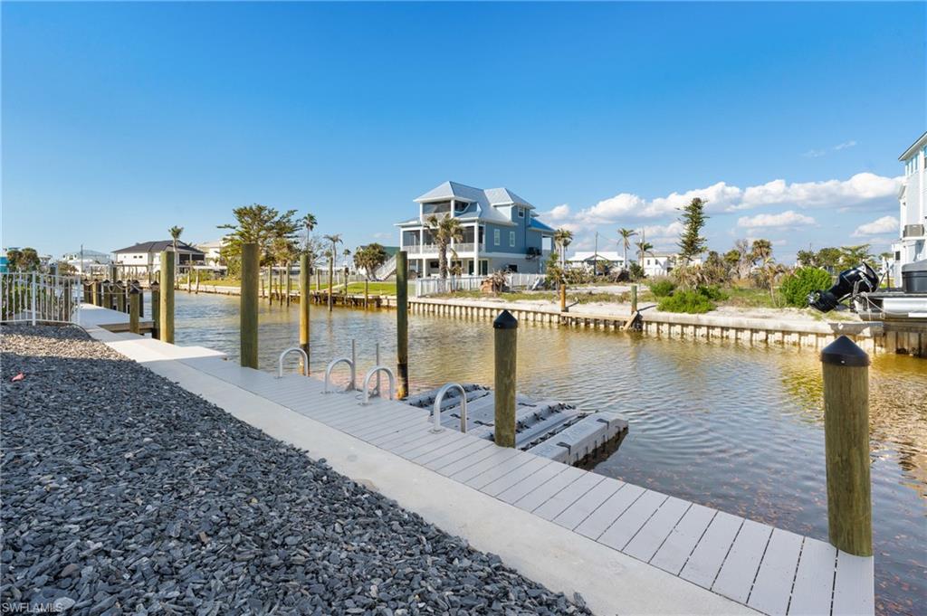 ISLAND SHORES - Residential