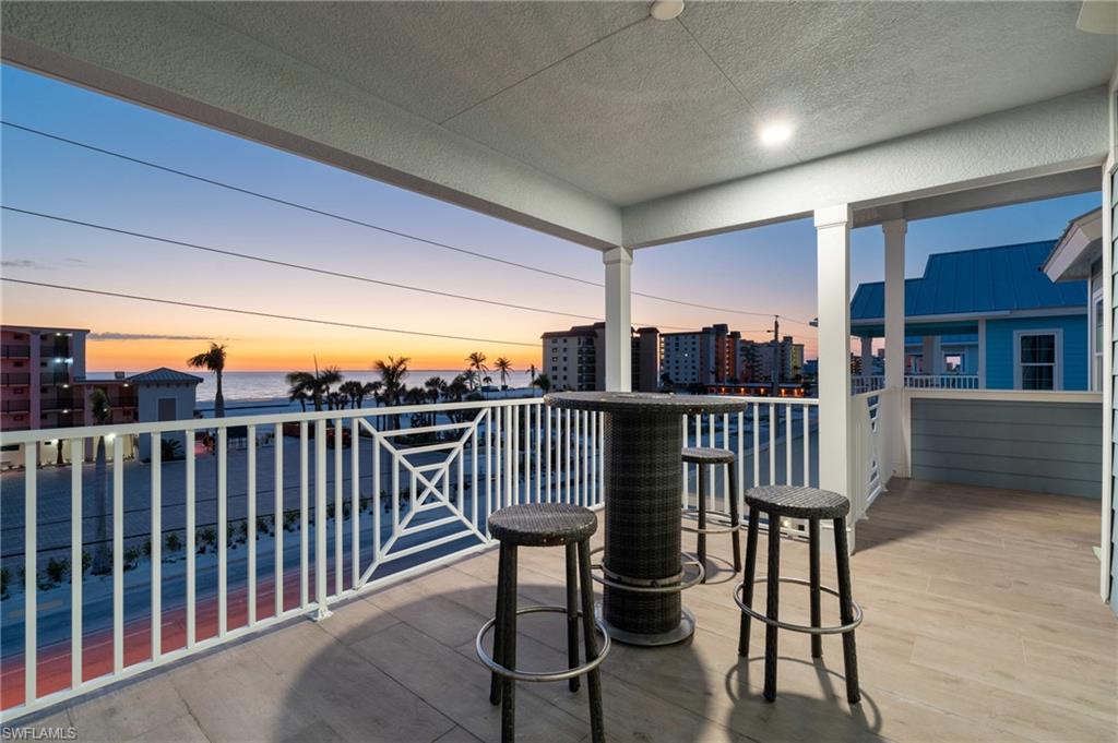 ISLAND SHORES - Residential