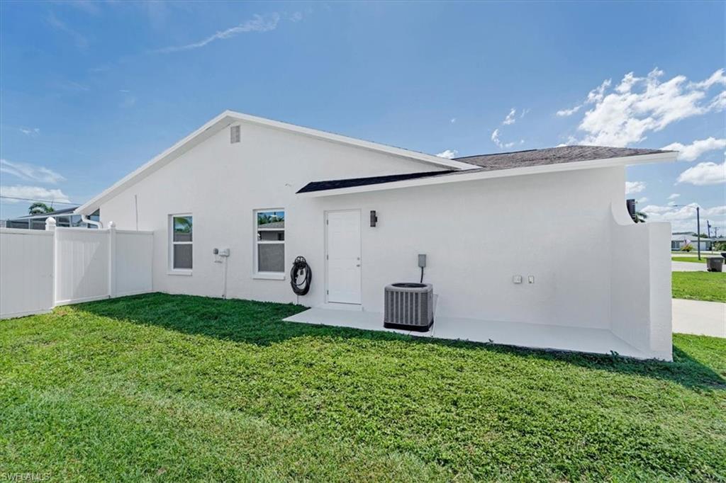 CAPE CORAL - Residential