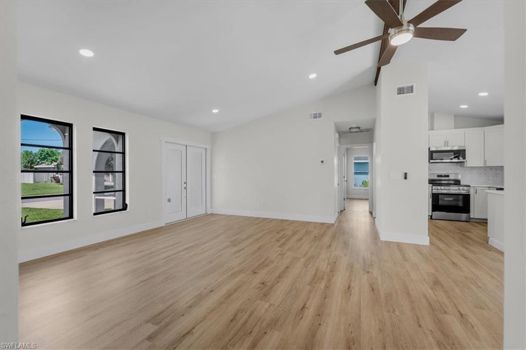 CAPE CORAL - Residential