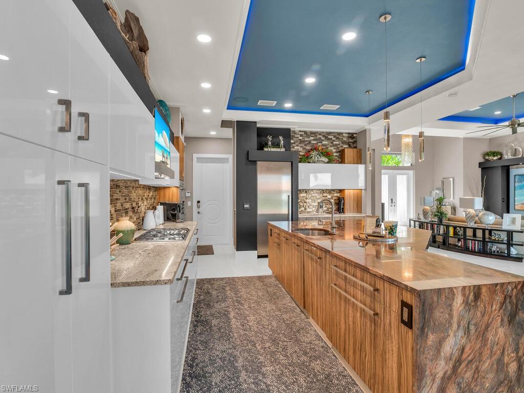 MARCO ISLAND - Residential